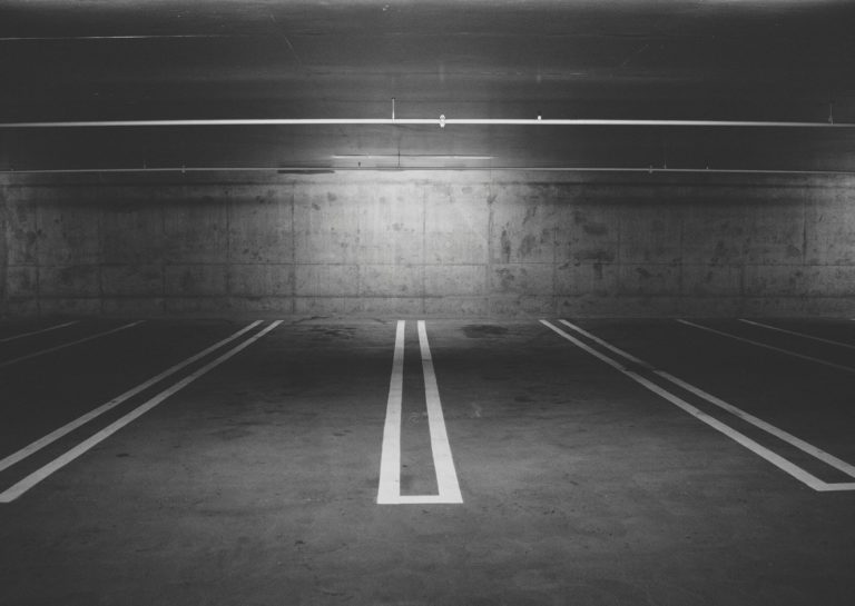 Как правильно выполнить разметку парковки или стоянки для транспорта?